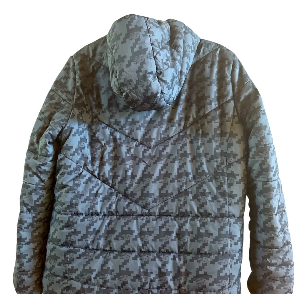 New Balance NB Women’s Puffer Hooded Jacket Size XL Blue and Black Camo Jacket - Picture 4 of 10